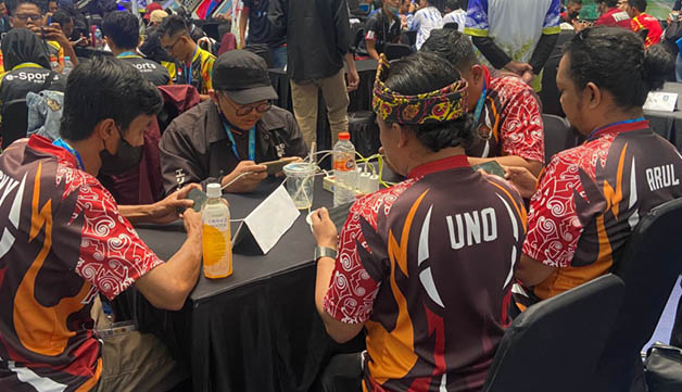 TAMPIL MAKSIMAL: Skuat PWI Kaltara yang tampil di e-Sport Mobile Legend harus mengakui keunggulan Riau, Rabu (23/11).