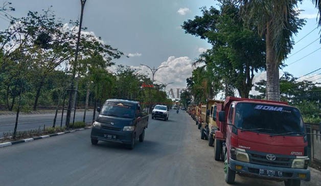 UJI KIR: Pemilik kendaraan roda empat harus rutin 6 bulan sekali untuk uji KIR sebagai penentu layak atau tidak beroperasi di jalan raya.