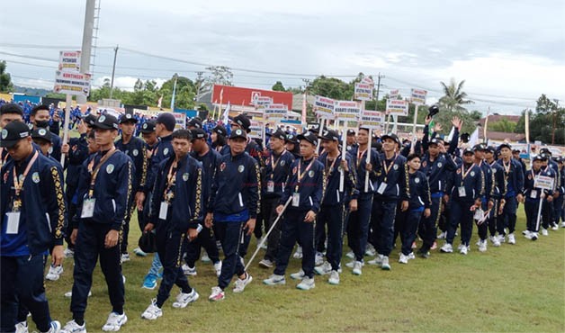 PERINGKAT 3 SEMENTARA: Kontingen KTT saat mengikuti defile Opening Ceremony Porprov I Kaltara di Stadion Andi Tjatjo Tanjung Selor, pada Sabtu (17/12) lalu.