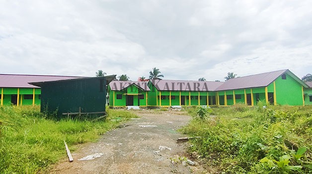 SUDAH DIRAMPUNGKAN: Pembangunan gedung SDN 019 yang berlokasi di Jalan Ahmad Yani baru akan digunakan saat memasuki tahun ajaran baru mendatang.