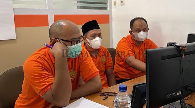 KASUS KORUPSI: Mantan Wakil Wali Kota Tarakan Khaeruddin Arief Hidayat (paling kanan) saat jalani persidangan dugaan korupsi tahun 2022 lalu.