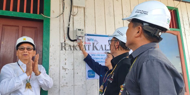 LISTRIK 24 JAM: Lima desa di Kecamatan Peso Hilir selama ini hanya bisa menikmati listrik hanya 4 jam.