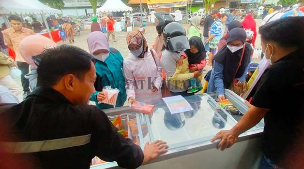 JAGA INFLASI: TPID Tarakan gelar operasi pasar murah sebagai upaya pengendalian inflasi, Selasa (7/3).