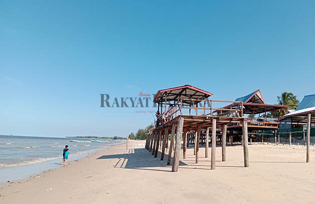 MASUK NOMINASI: Objek wisata Pantai Tanah Kuning dinilai memenuhi kriteria untuk penghargaan ADWI 2023 yang merupakan program Kemenparekraf.