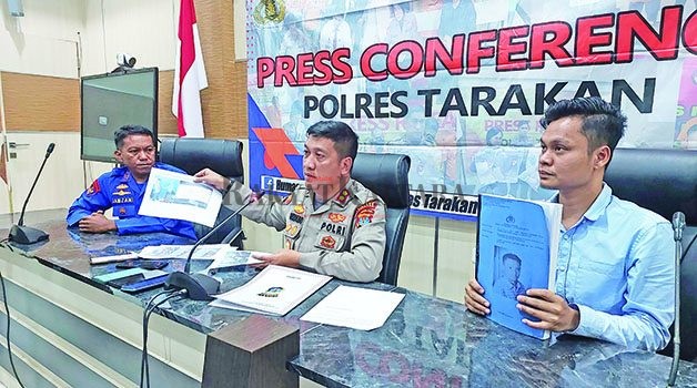 KLARIFIKASI: Kapolres Tarakan Ronaldo Maradona T.P.P Siregar (tengah) dan mantan Kasat Reskrim Polres Tarakan Iptu Muhammad Khomaini (paling kanan) memberikan klarifikasi perihal dugaan namanya yang terlibat penyitaan BBM ilegal.