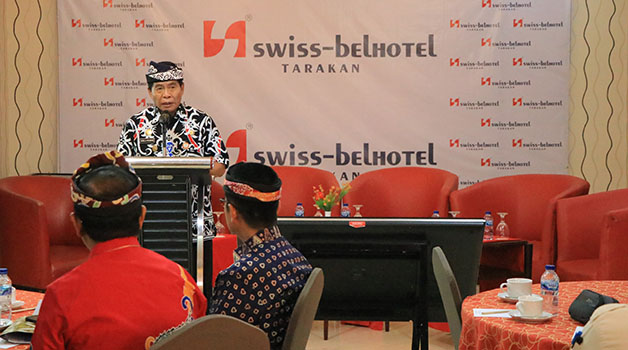 NARASUMBER UTAMA: Gubernur Kaltara Drs H Zainal Arifin Paliwang SH, M.Hum menjadi narasumber utama pada FGD bersama jajaran Kemendikbud di Swiss-Belhotel Kota Tarakan, Kamis (11/5).