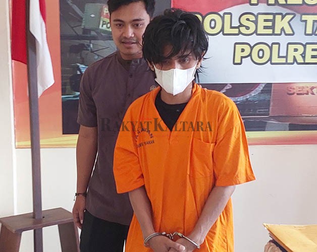 PENCURI KOTAK AMAL: Tersangka pencurian uang kotak amal berinisial SF diamankan di Polsek Tarakan Barat, Jumat (19/5).