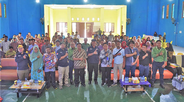 BIMTEK KEPENDUDUKAN: Suasana Bimtek Fasilitasi Pindah Datang Penduduk Luar Domisili diinisiasi oleh Disdukcapil Kaltara di Balai Pertemuan Umum Baya Intamu Desa Pembeliangan, Kecamatan Sebuku, Kabupaten Nunukan, Kamis (8/6/2023) lalu.