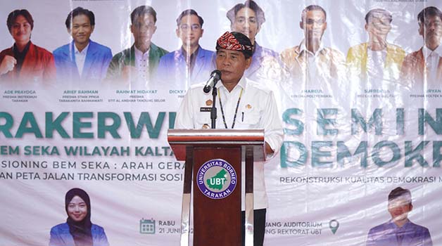 SEMINAR DEMOKRASI: Gubernur Kaltara Drs H Zainal Arifin Paliwang SH, M.Hum menghadiri Seminar Demokrasi di Auditorium UBT, Rabu (21/6).
