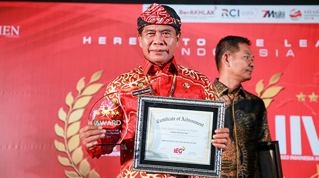 PENGHARGAAN: Gubernur Kaltara Drs H Zainal Arifin Paliwang, SH, M.Hum peroleh 2 Penghargaan dalam gelaran Indonesia Future Leaders Awards (IFLA) 2023 di Trans Resort Bali, Kabupaten Badung, Provinsi Bali, Jumat (23/6).