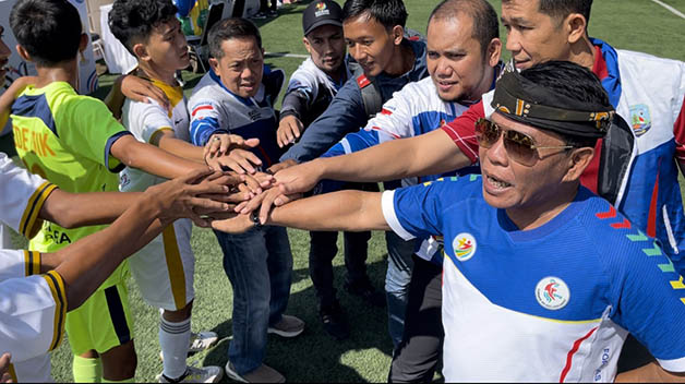 BERI DUKUNGAN: Gubernur KaltaraDrs H Zainal Arifin Paliwang SH, M.Hum memberikan dukungan kepada atlet Fornas VII di Bandung.