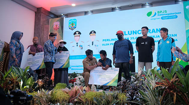 KETENAGAKERJAAN: Gubernur Kaltara Drs H Zainal Arifin Paliwang, S.H., M.Hum saat menghadiri Grand Launching Perlindungan Jaminan Sosial Ketenagakerjaan 35 ribu Pekerja Rentan Provinsi Kaltara, Selasa (8/8) lalu.
