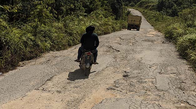 KONDISI JALAN: Infrastruktur menjadi pintu untuk memacu pertumbuhan ekonomi di Kalimantan Utara.