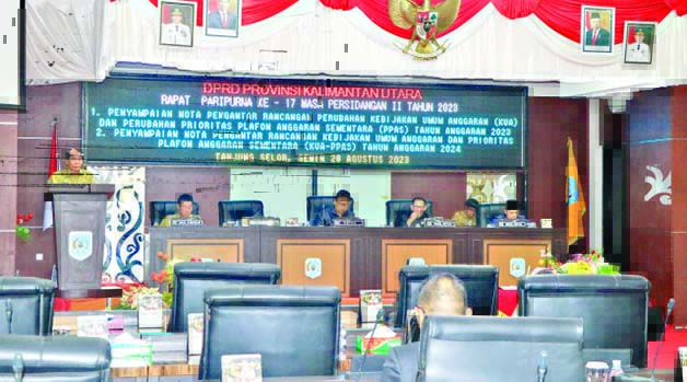 PARIPURNA: Gubernur dan Wagub Kaltara Drs. H. Zainal A. Paliwang, SH., M.Hum-Dr Yansen TP, M.Si, menghadiri Rapat Paripurna di DPRD Kaltara, Senin (28/8)