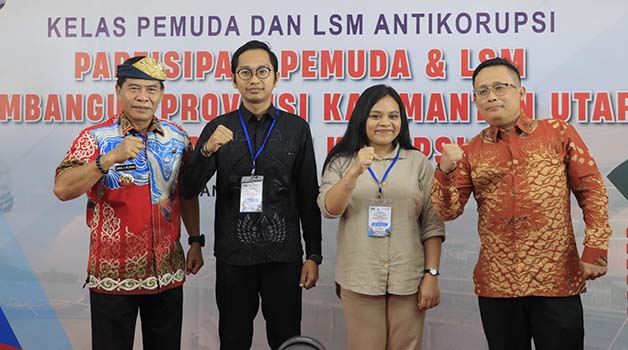 KELAS PEMUDA: Gubernur Kaltara Drs H Zainal Arifin Paliwang SH, M.Hum membuka Kelas Pemuda dan LSM Antikorupsi di Kota Tarakan, Jumat (15/9) lalu.