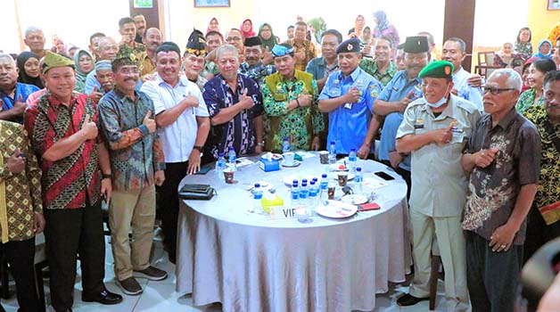 SILATURAHMI: Gubernur Kalimantan Utara (Kaltara) Drs H Zainal Arifin Paliwang, S.H., M.Hum bersilaturahmi bersama Purnawirawan TNI/Polri dan Warakawuri di Tarakan, Rabu (4/10).