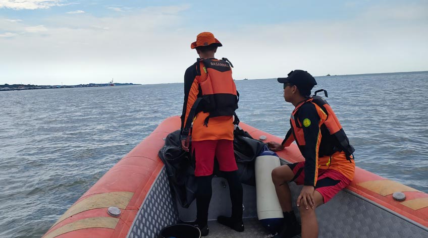 PENCARIAN KORBAN: Tim SAR gabungan terus berupaya mencari korban yang diduga tenggelam di perairan Pulau Bunyu, Kabupaten Bulungan, Minggu (15/10).