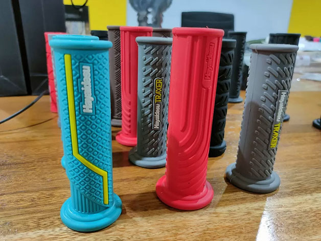 PRODUK LOKAL: Hasil akhir proses pembuatan aksesori sepeda motor berupa hand grip atau pegangan tangan yang dibuat oleh merek lokal Hayaidesu.