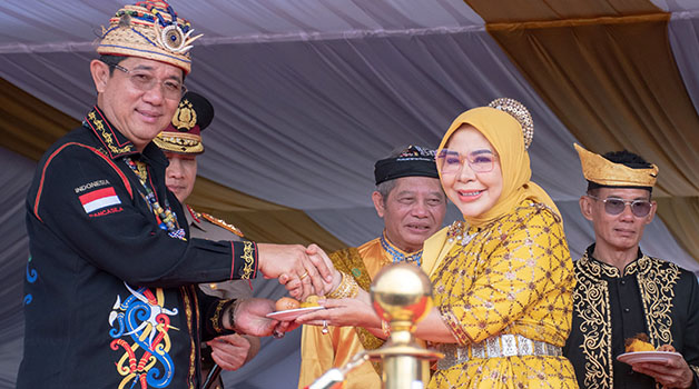 OPTIMISTIS: Wagub Kaltara Dr Yansen TP, M.Si (kiri) optimistis LNG dapat menumbuhkan ekonomi Kaltara.