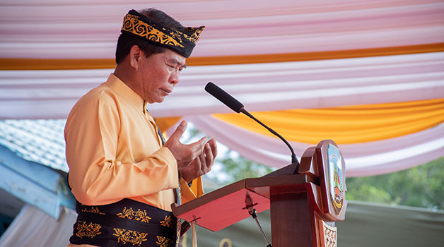 JADI IRUP: Gubernur Dr H Zainal Arifin Paliwang, S.H, M.Hum., menjadi Inspektur Upacara (Irup) pada peringatan HUT ke-11 Provinsi Kalimantan Utara, di Lapangan Agathis, Rabu (25/10).