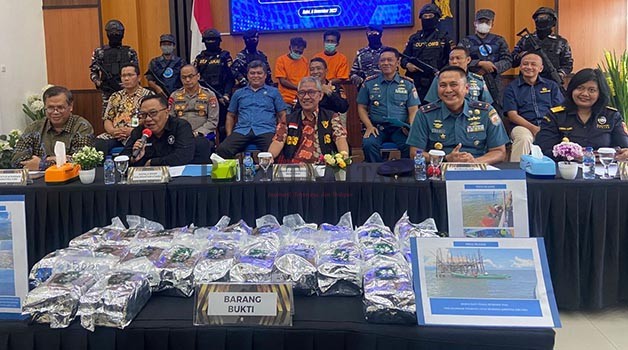 GAGALKAN PEREDARAN SABU: Tim gabungan Bea Cukai Tarakan, BNNP Kaltara dan Lantamal XIII Tarakan berhasil mengungkap peredaran sabu yang dibawa dua kurir WNA asal Filipina, Rabu (8/11).