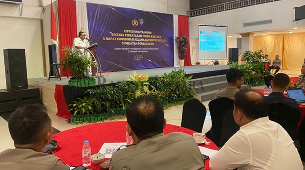 PAPARAN: Kepala BNNP Kaltara Brigjen Pol Rudi Hartono memaparkan kejahatan narkotika di Kaltara, Rabu (15/11).