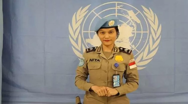 MEMBANGGAKAN: Rismayanti, Polwan asal Indonesia yang terima penghargaan petugas terbaik dari PBB.