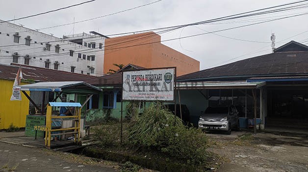 SERET DUA TERSANGKA: Kasus dugaan tindak pidana pengelolaan keuangan dan kegiatan usaha unit perdagangan barang dan jasa Perusda Berdikari kini sudah P21 di Kajari Bulungan.