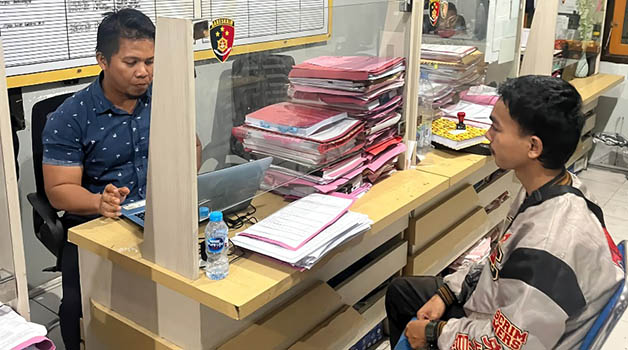 DIINTEROGASI: Salah seorang tersangka saat diperiksa penyidik Unit Satreskrim Polres Tarakan, Minggu (3/12).