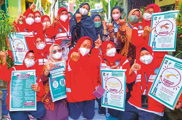 EDUKASI: Petugas promkes Puskesmas Simomulyo mengajak KSH bermain peran dan peta perjalanan bumantik di Kampung Zodia, RT 5 RW 2, Kelurahan Simomulyo Baru, beberapa waktu lalu.