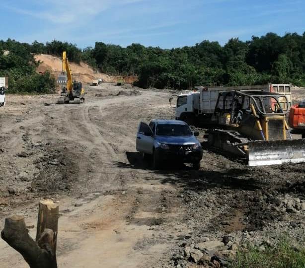 LIAR. Aktivitas penambangan liar di kawasan Makroman di lahan milik CV Arjuna yang kegiatannya sementara dihentikan. IST