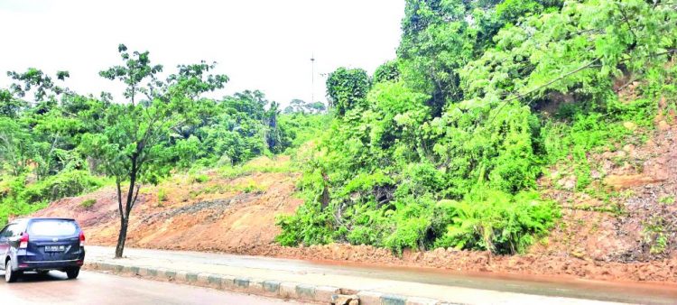 Longsor di Jalan Pattimura