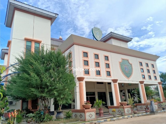 Gedung DPRD PPU. DPRD PPU beranggapan kalau progres IKN tak transparan.