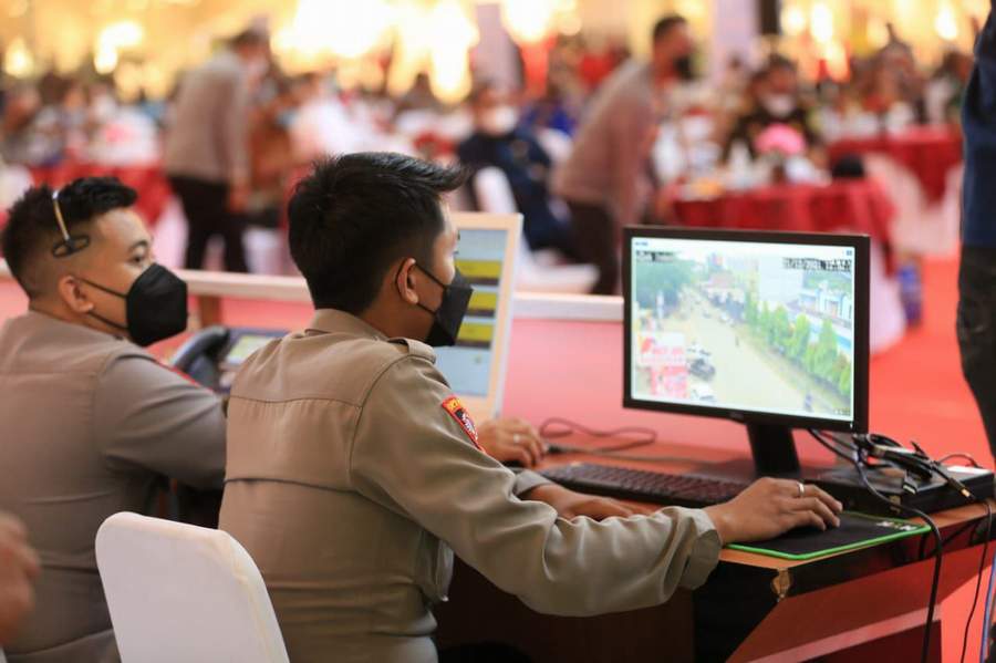 MULAI DIGUNAKAN. Tangkapan layar pengawasan yang dilakukan kepolisian dalam memberikan pelayanan Quick Respons 110 dan pemanfaatan dua aplikasi.OKE/SAPOS