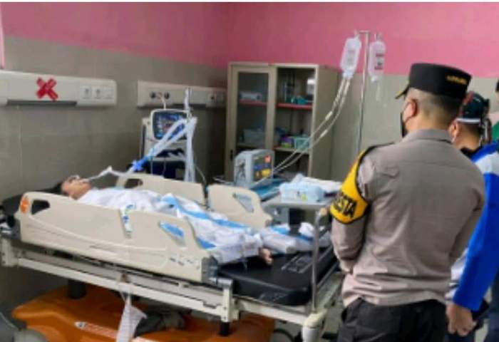 Kapolresta Samarinda membezuk Aqila yang dirawat di ruang ICU RSU AW Syahranie