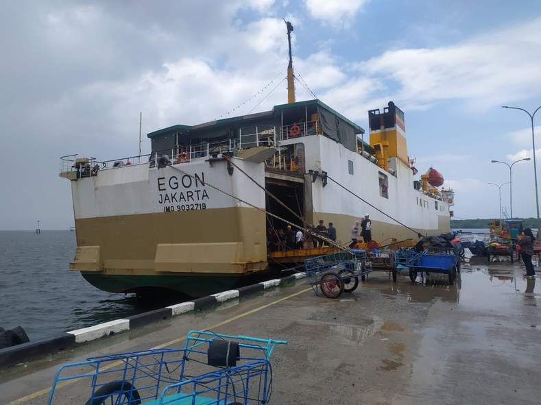 ARUS BALIK: Jumlah penumpang yang akan datang di Pelabuhan Loktuan pada 27 April mendatang dipastikan mengalami peningkatan.