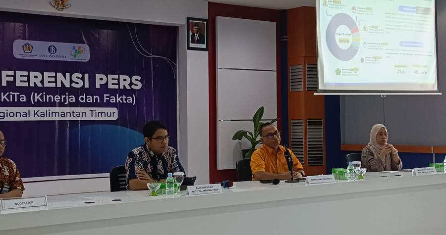 PENDAPATAN NEGARA. Kepala Kanwil Ditjen Perbendaharaan Kaltim, M Syaibani, melaporkan realisasi pendapatan negara di Kanwil Ditjen Perbendaharaan Kaltim, Jumat (28/7) kemarin.