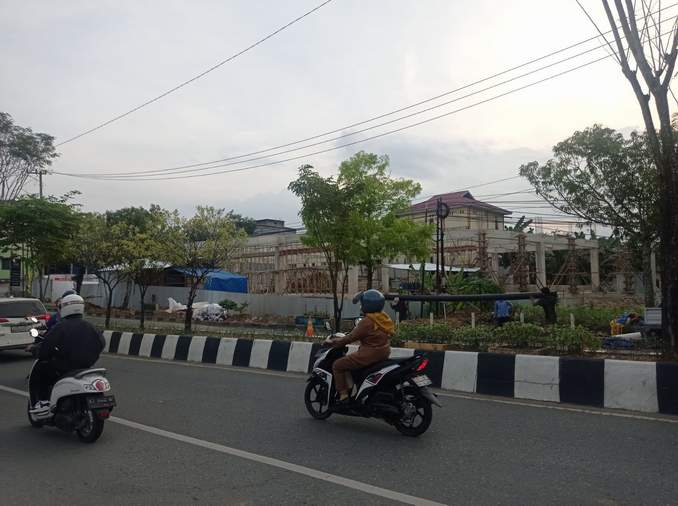 ASPIRASI PEDAGANG LOKAL : Status toko modern Eramart yang bakal berdiri di Jalan Jenderal Sudirman, Tanjung Laut, dipertanyakan Asosiasi Pedagang Kota Bontang karena pemkot menganggap bukan masuk waralaba.