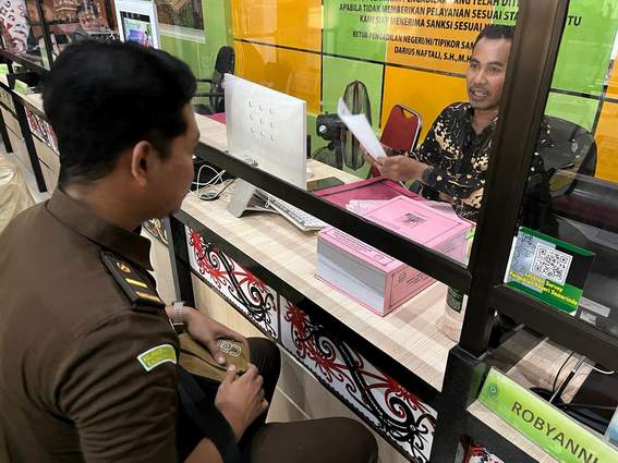SIAP SIDANG : Berkas perkara dugaan mafia tanah dengan tersangka Marmin diserahkan ke Pengadilan Tipikor Samarinda.