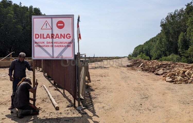 DAPAT KELUHAN : Masyarakat kini tak bisa lagi masuk kawasan Pantai Galau karena sudah ditutup untuk umum oleh pemlik lahan.