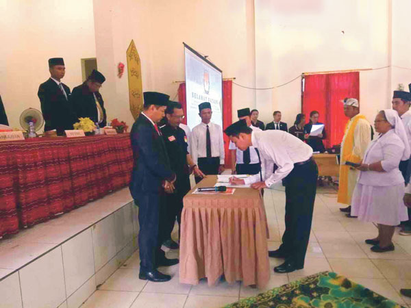 TAK LENGKAP: Pelantikan Panitia Pemilihan Kecamatan (PPK) di Kabupaten Barito Timur di aula Dinas Pendidikan Barito Timur.(EKO /RADAR SAMPIT