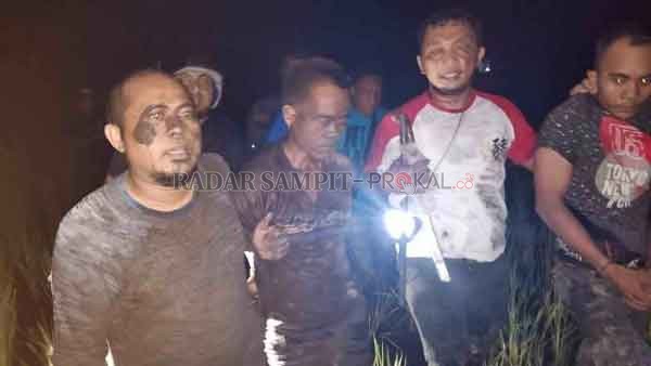 KABUR: Pelaku tahanan rutan Kelas III yang kabur, ketika berhasil diamankan oleh pihak kepolisian.(ALEXANDER/RADAR SAMPIT)