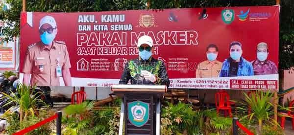 Bupati Kotim Supian Hadi saat press rilis perkembangan Covid-19 beberapa waktu lalu.(YUNI/RADAR SAMPIT)