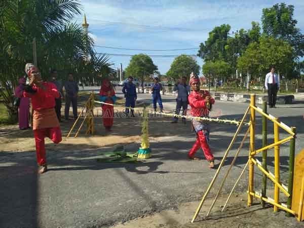 PELESTARIAN : Tradisi Batamara hingga kini masih dilestarikan warga Sukamara.(FAUZIANUR/RADAR SAMPIT  )