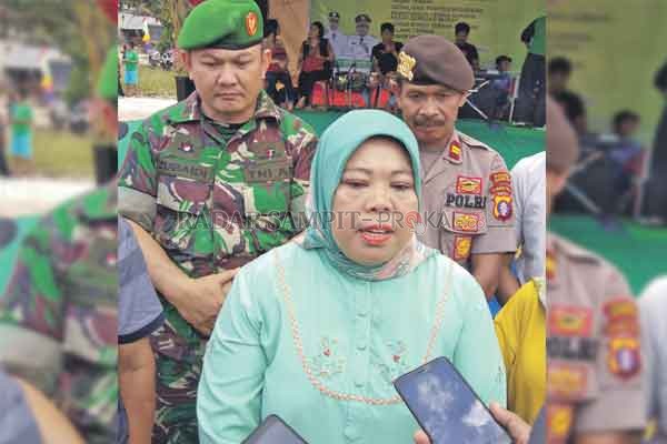 Bupati Kobar Hj Nurhidayah