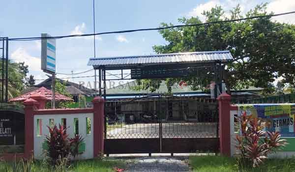 SEPI: Terlihat suasana puskesmas Melati yang sempat stop melayani pelayanan kesehatan,  pasca ditutup sementara.( ALEXANDER/RADAR SAMPIT)