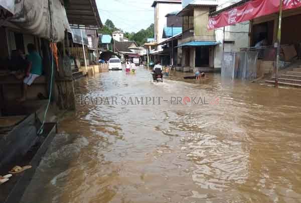 SURUT: Banjir yang melanda wilayah Kotim bagian hulu beberapa waktu lalu kini dilaporkan telah surut.(IST/RADAR SAMPIT)