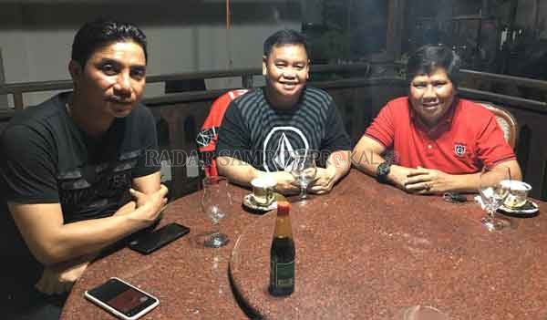 VIRAL: Foto pertemuan antara Bupati Kotim Supian Hadi, Sekda Kotim Halikinnor, dan Ketua DPC Gerindra Kotim beredar di media sosial.(IST/RADAR SAMPIT)