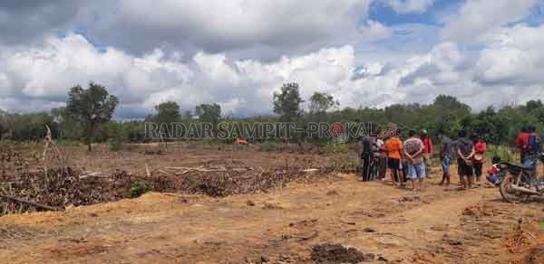 TAK BERKESUDAHAN: Lahan bersengketa di Desa Bukit Raya, Kecamatan Cempaga Hulu. Kasus konflik lahan di Kotim terus berulang. Polres Kotim tengah menyusun konsep baru dalam penyelesaiannya.(RADO/RADAR SAMPIT)
