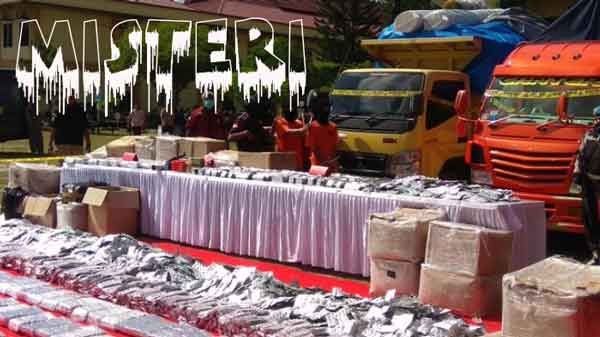 Dua truk pengangkut zenith bersama sopir dan barang bukti lainnya diekspos beberapa tahun silam.(NET)